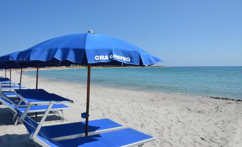 cala ginepro resort spiaggia