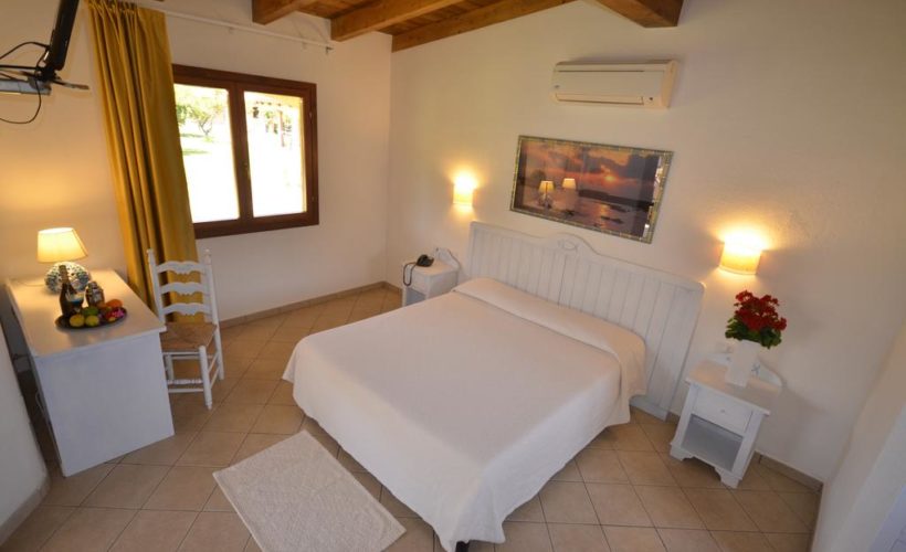 limone beach village camere