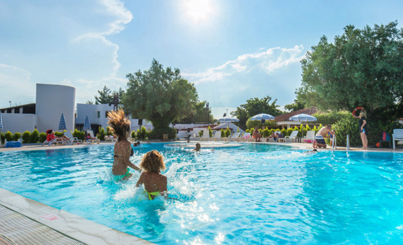 th resorts simeri piscina