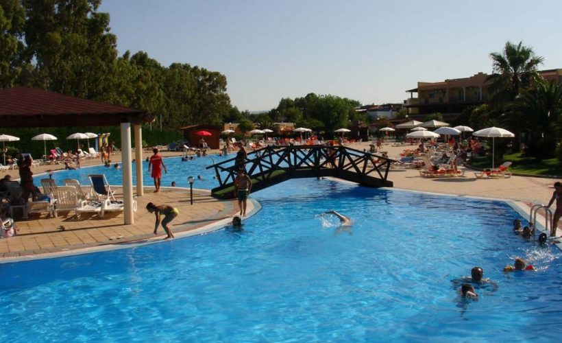 villaggio nova siri piscina 2