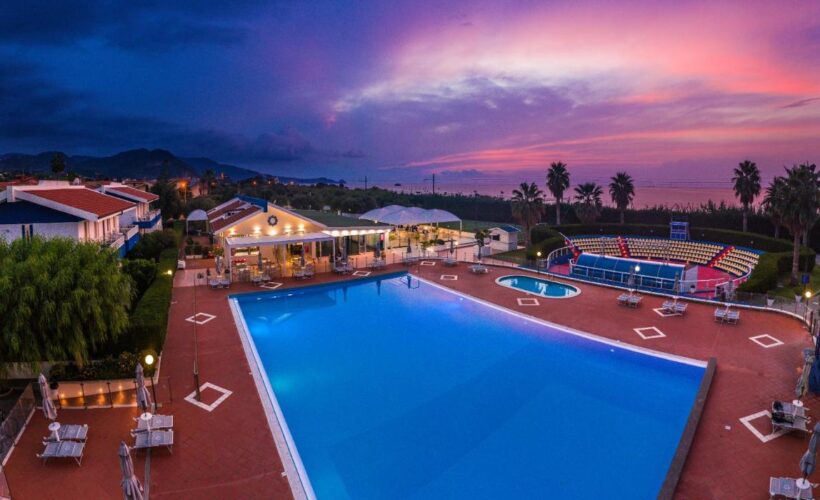 Riviera Del Sole Hotel Resort piscina