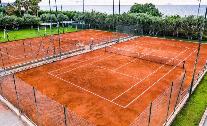 Riviera Del Sole Hotel Resort tennis